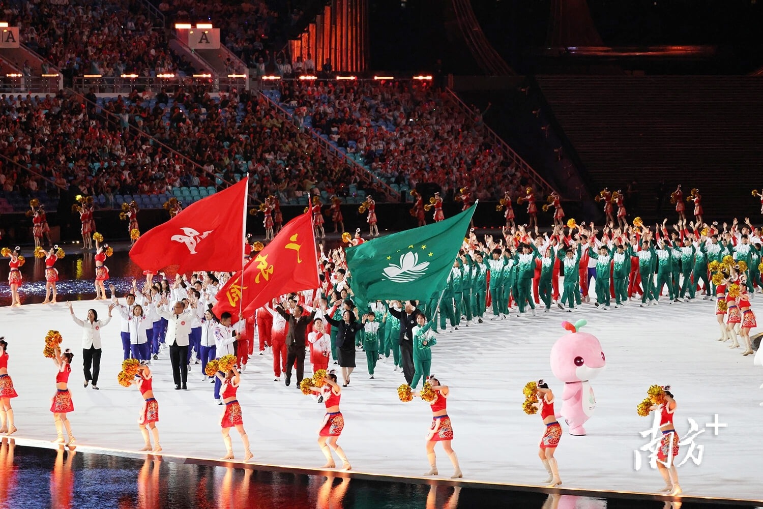 大霍霍吃饱，孔蒂胜尤文反超国米！疯狂富勒姆被收拾打回原形！